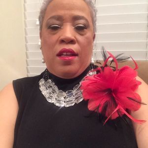 Meet your Posher, Nora